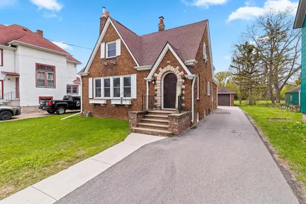 929 MERRITT AVENUE, Oshkosh, WI 54901