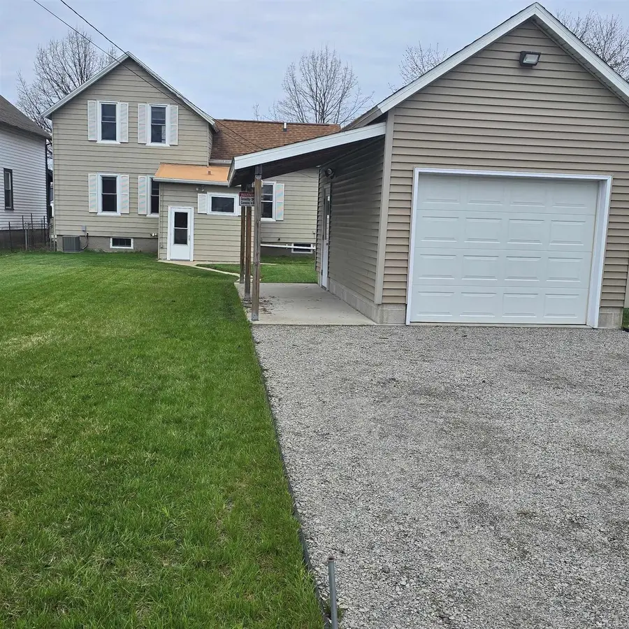 1132 MADISON AVENUE, Marinette, WI 54143 - #2