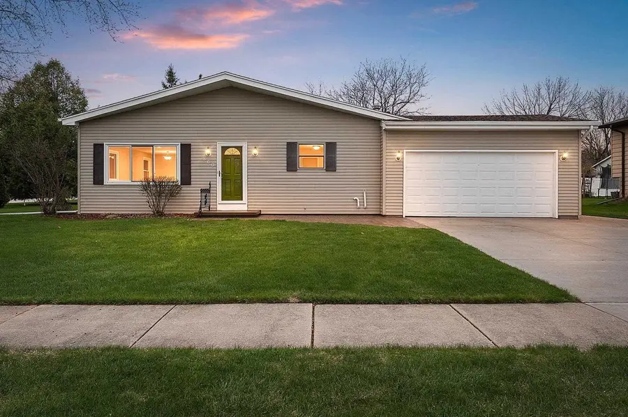 860 FRIBOURG STREET, De Pere, WI 54115 - #2