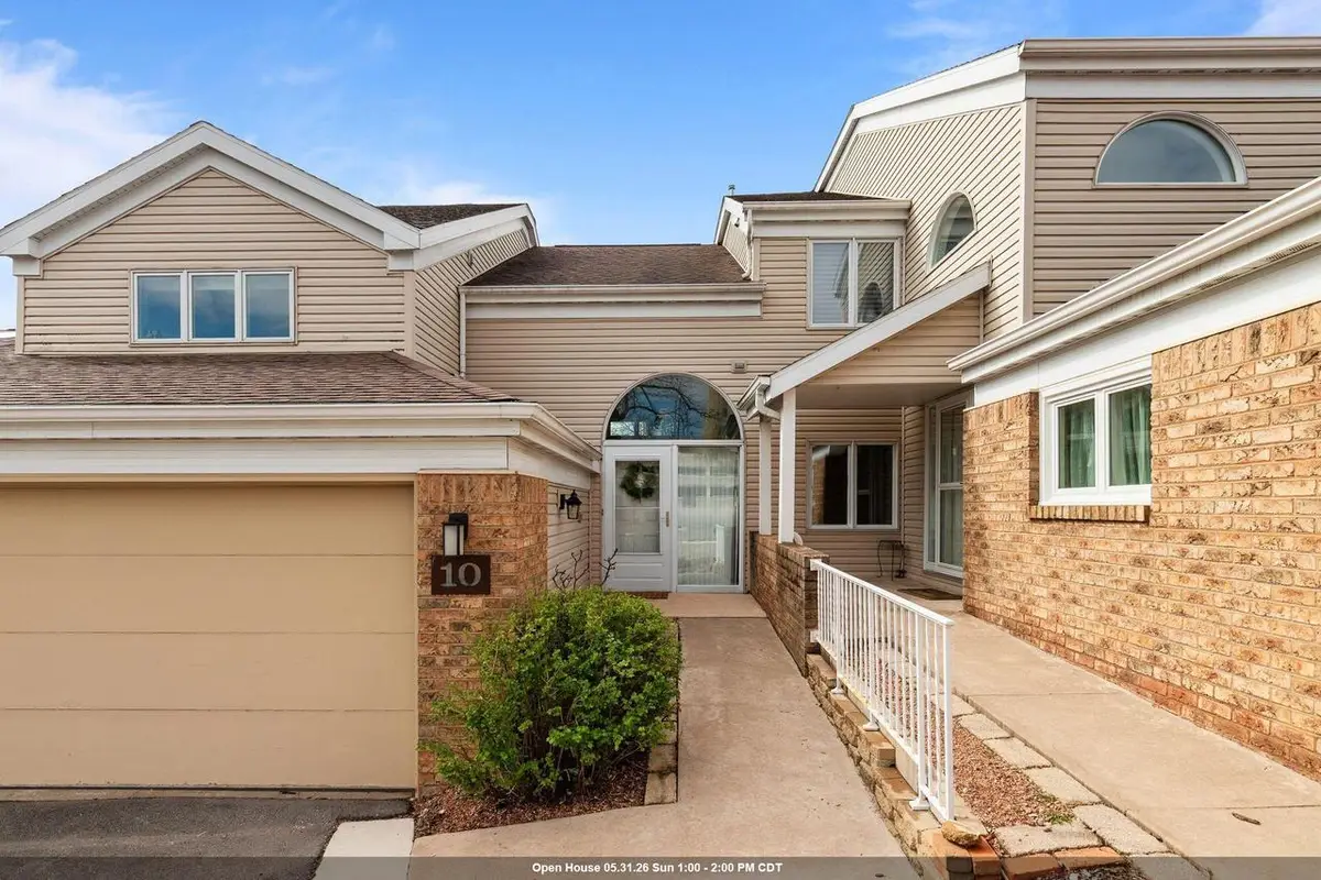 10 S LAWRENCE COURT, Appleton, WI 54911 - #1