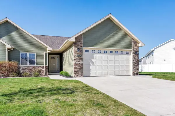 2206 BLUE STEM LANE, De Pere, WI 54115