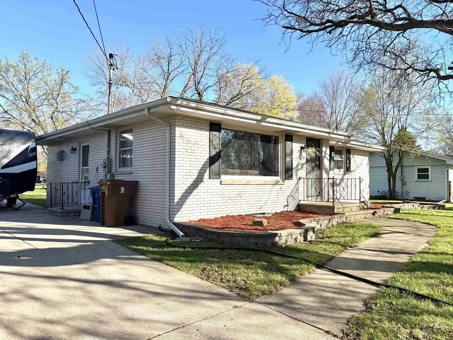 916 LONDON STREET, Menasha, WI 54952 - #3
