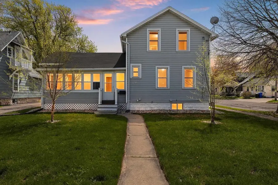 933 W LAWRENCE STREET, Appleton, WI 54914 - #2