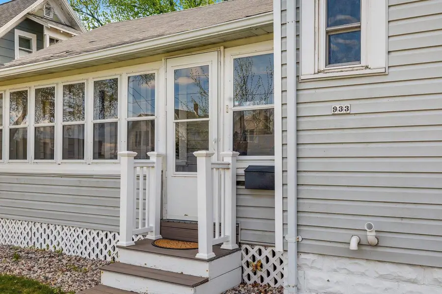 933 W LAWRENCE STREET, Appleton, WI 54914 - #3