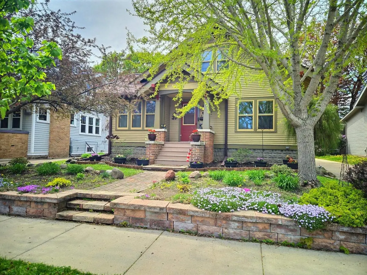 1513 N MAIN STREET, Oshkosh, WI 54901 - #1