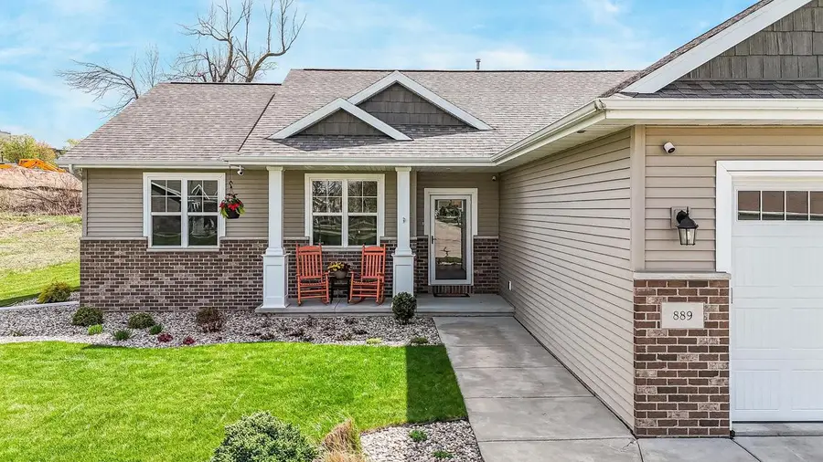 889 W HUBBLE LANE, Appleton, WI 54913 - #2