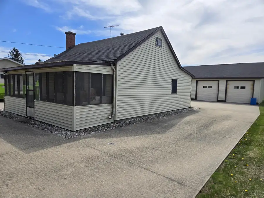 2020 HERMAN ROAD, Manitowoc, WI 54220 - #2