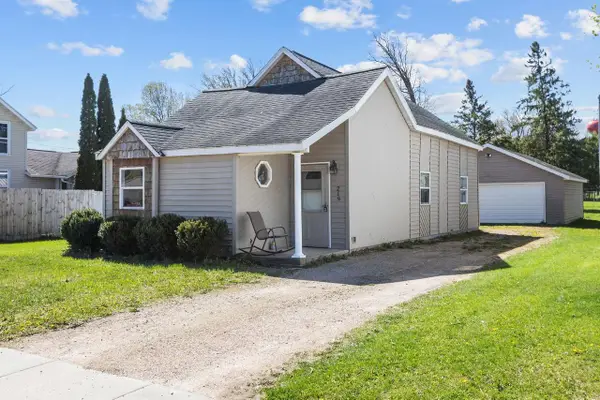 219 2ND STREET, Manawa, WI 54949
