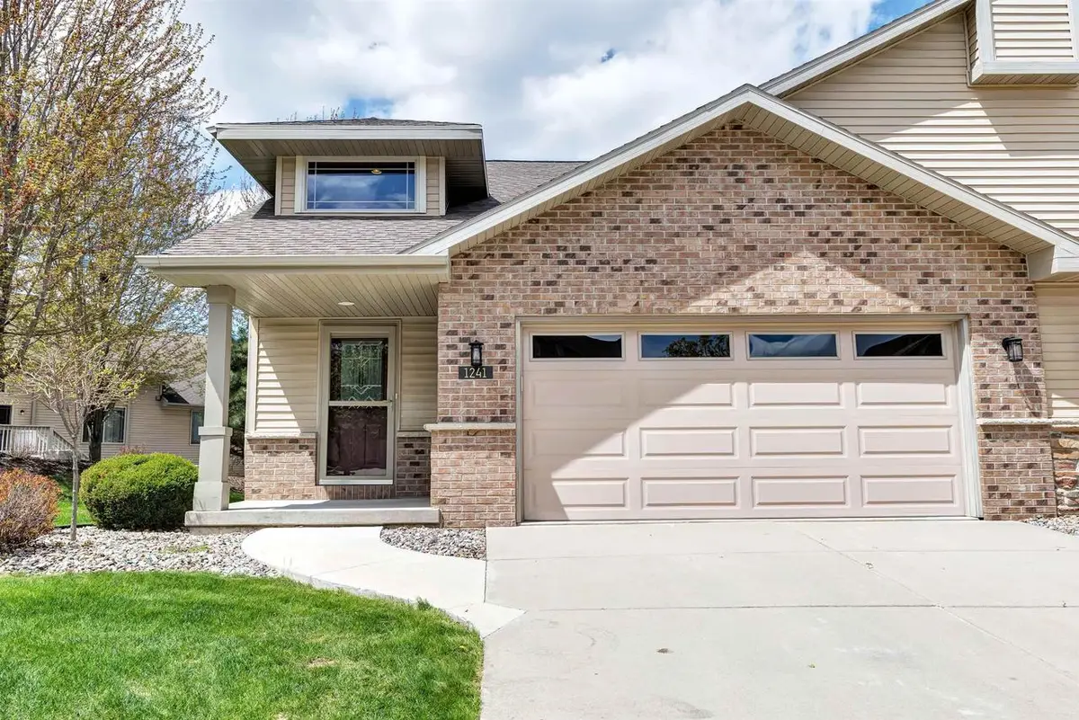 1241 PRAIRIE FALCON TRAIL, Green Bay, WI 54313 - #1