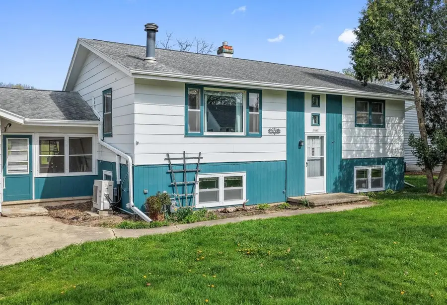 1041 S 6TH STREET, De Pere, WI 54115 - #2