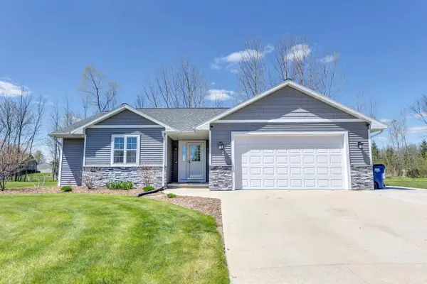 915 NIGHTINGALE COURT, Pulaski, WI 54162