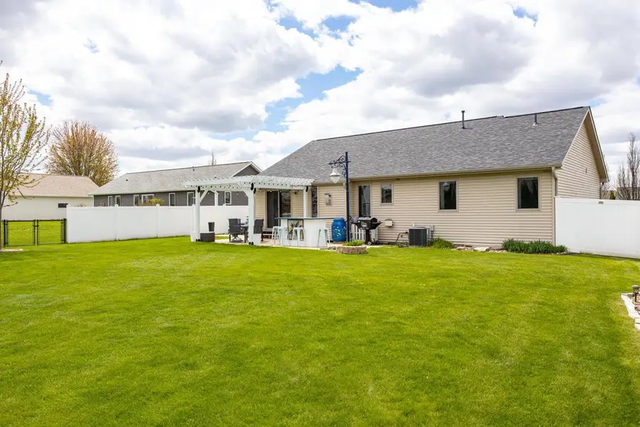 N1734 HOT SPRINGS COURT, Greenville, WI 54942 - #2