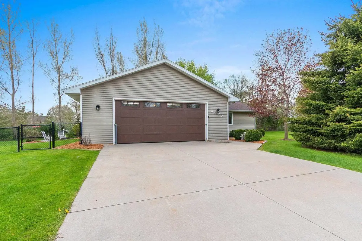 5023 COUNTRY BREEZE LANE, Larsen, WI 54947 - #1
