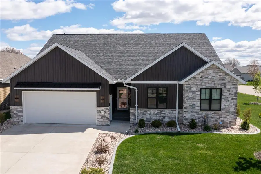 901 CLOVER COURT, Menasha, WI 54952 - #2