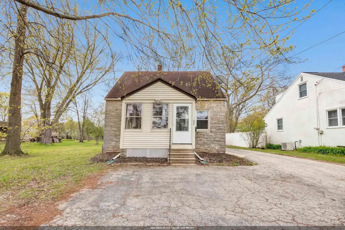 512 E ALLOUEZ AVENUE, Green Bay, WI 54301 - #1