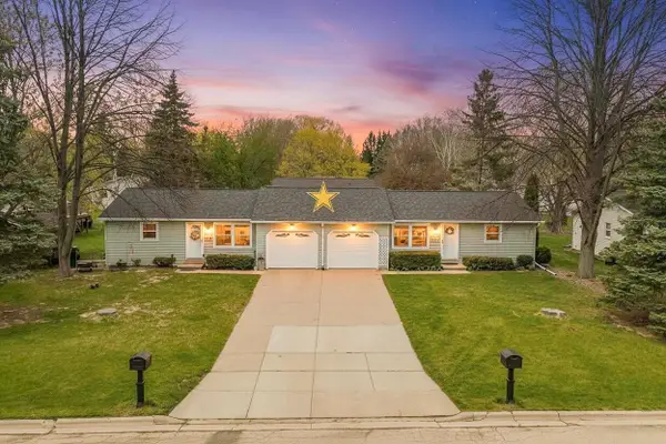 2692 LAVENDER LANE, Green Bay, WI 54313
