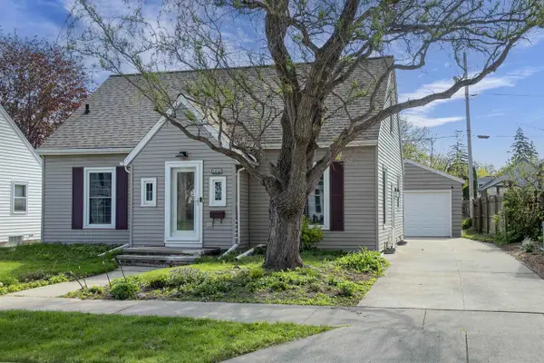 1916 N CLARK STREET, Appleton, WI 54911