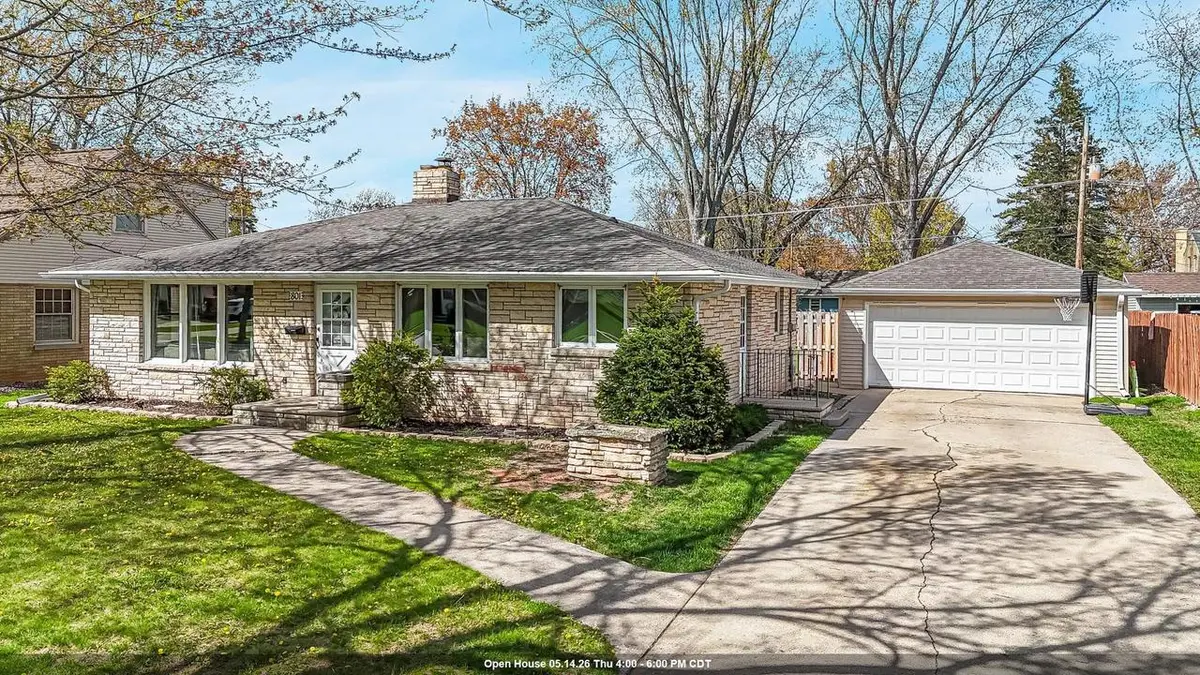 801 BOMIER STREET, De Pere, WI 54115 - #1