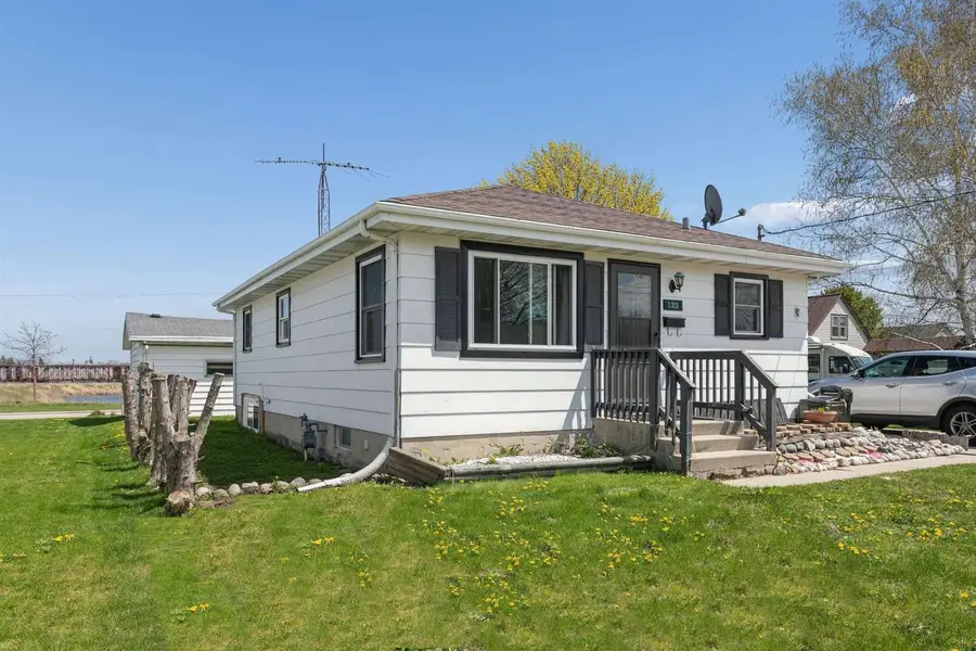 1311 S 31ST STREET, Manitowoc, WI 54220 - #3
