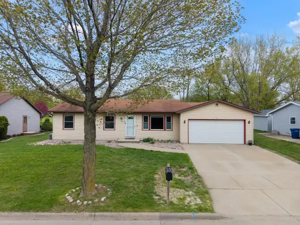 201 FAIRWAY STREET, Combined Locks, WI 54113