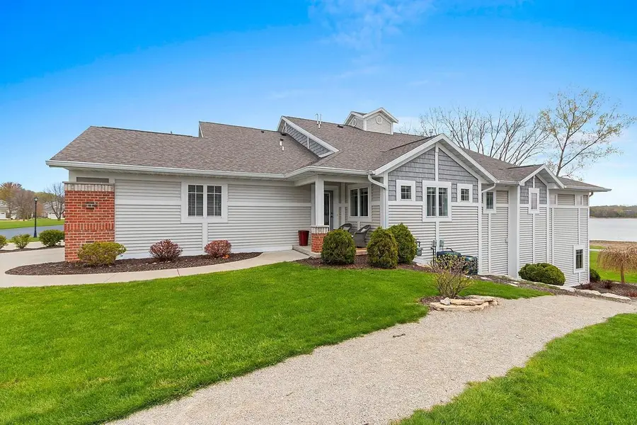 2617 BAY HARBOR CIRCLE  #4, Green Bay, WI 54304 - #2