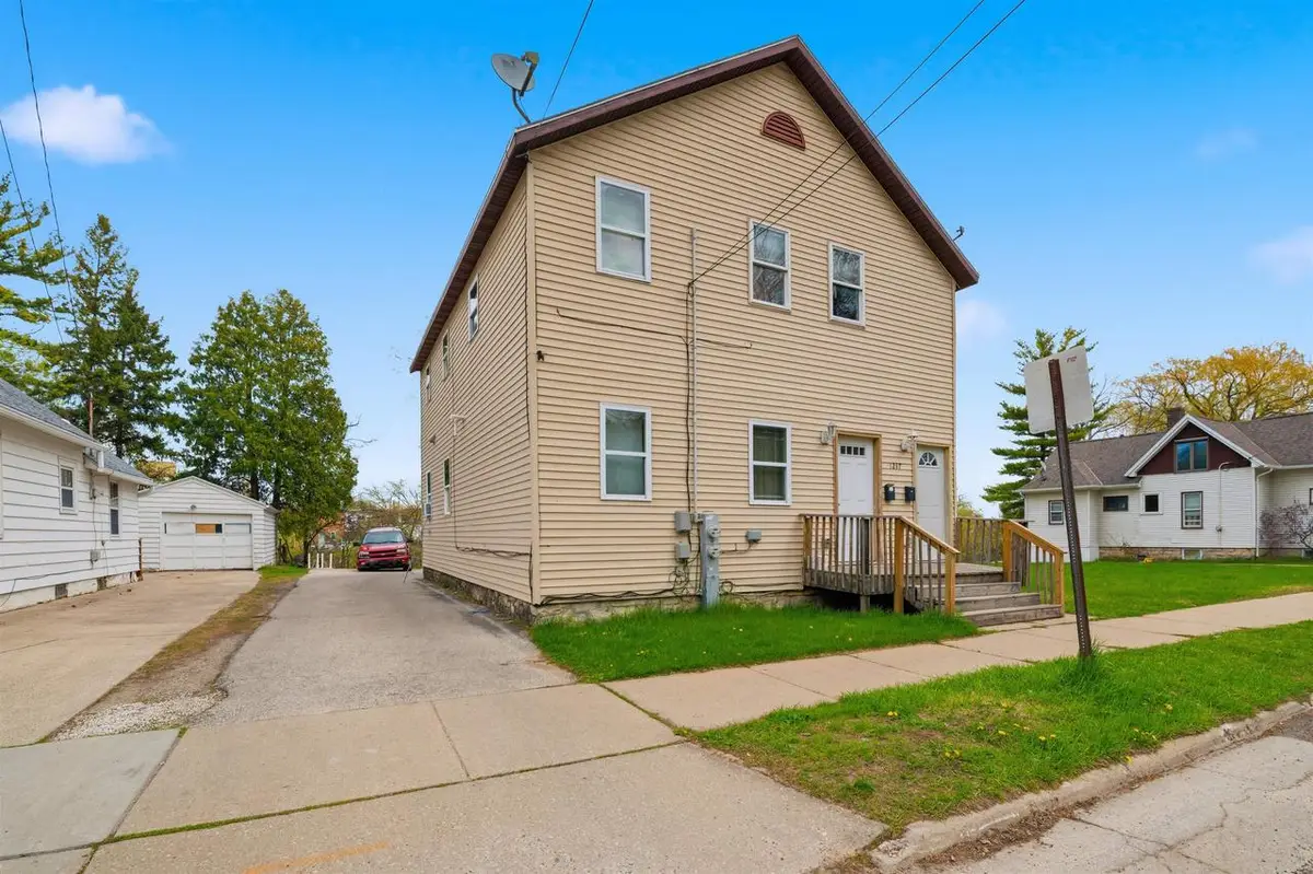 1217 ST CLAIR STREET, Green Bay, WI 54301 - #1