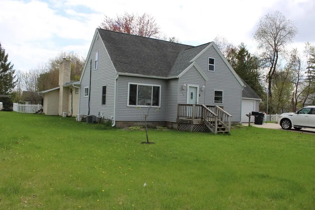212 HIGHVIEW AVENUE, Shawano, WI 54166 - #1