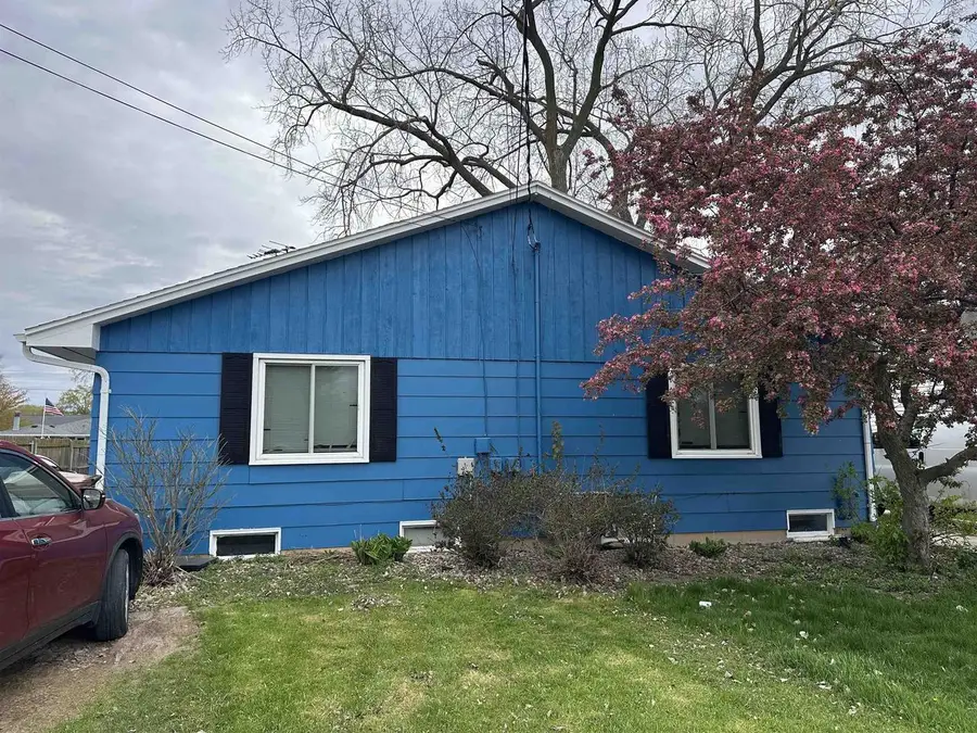 715 JOHN STREET, Menasha, WI 54952 - #2
