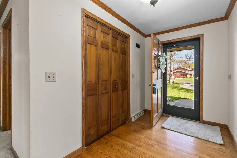 1841 EAGLE DRIVE, Neenah, WI 54956 - #3