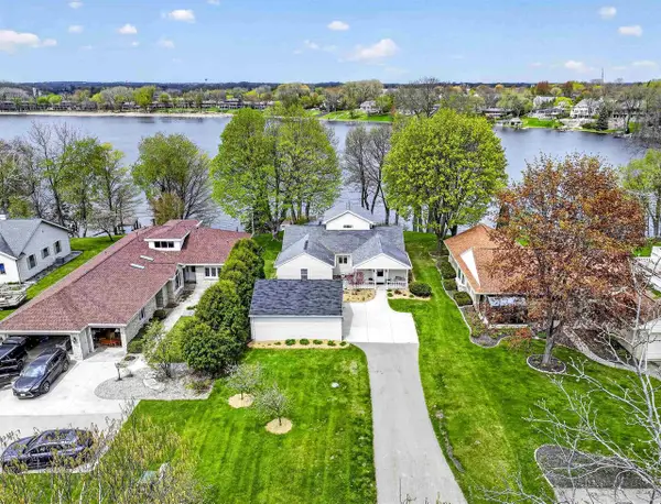 2520 W PALISADES DRIVE, Appleton, WI 54915