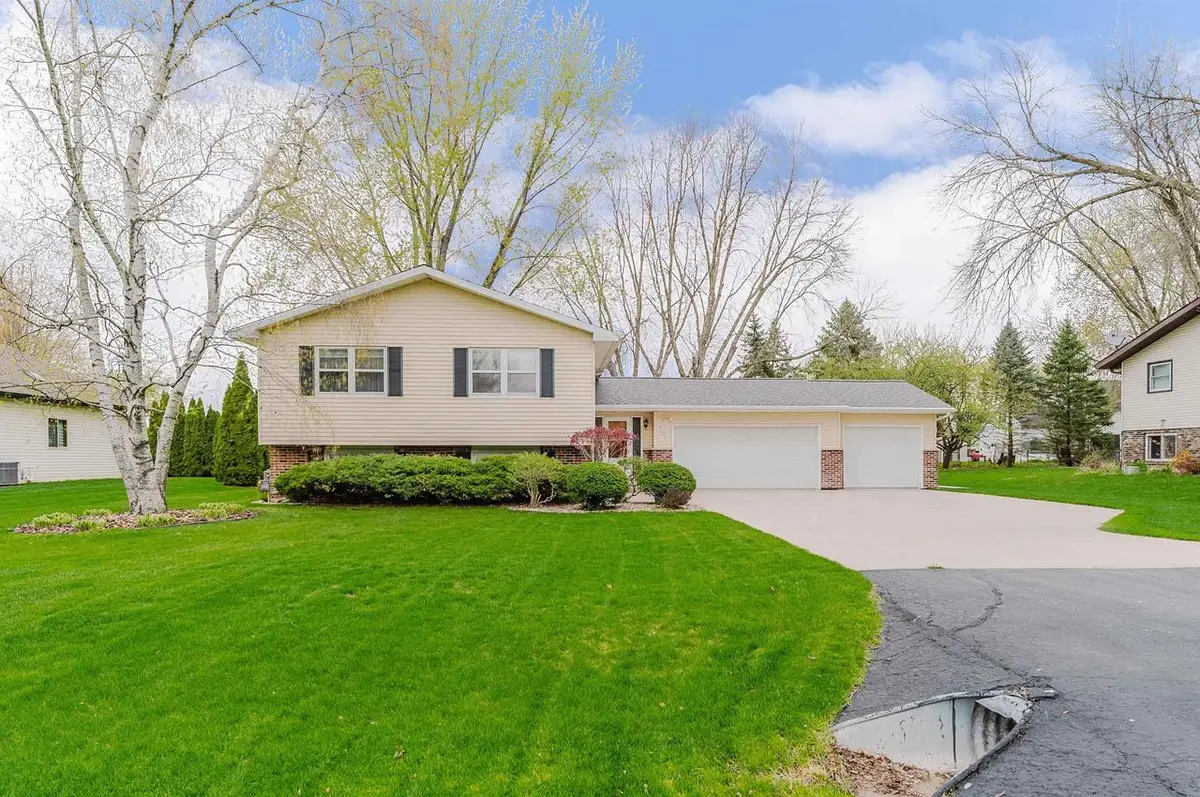 5154 VILLAGE ROAD, Butte Des Morts, WI 54927 - #1
