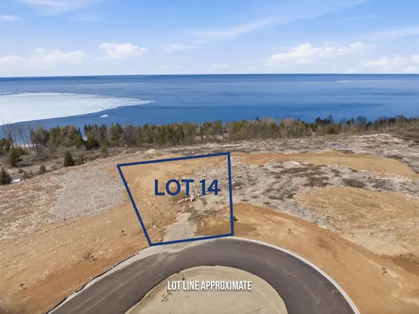 QUARRY BLUFF COURT, Sturgeon Bay, WI 54235