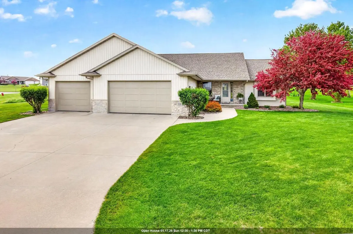 220 EAST RIDGE STREET, New London, WI 54961 - #1
