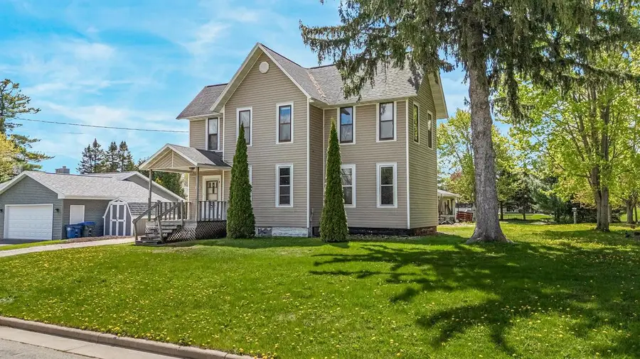 318 W NYE STREET, Hortonville, WI 54944 - #2