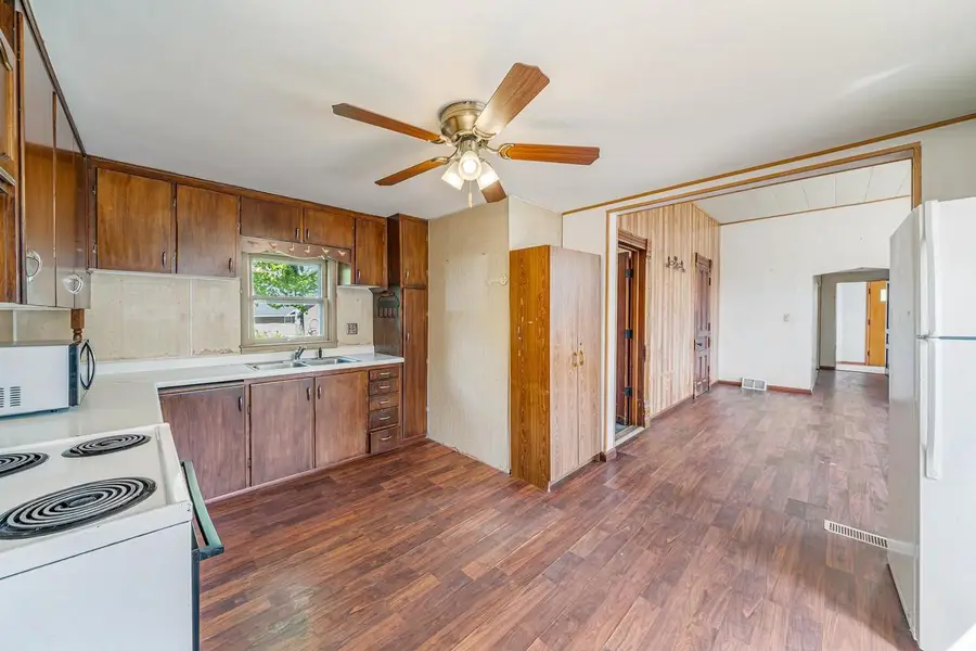 318 W NYE STREET, Hortonville, WI 54944 - #3