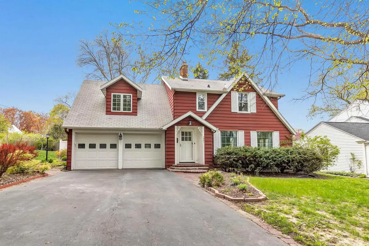 301 IROQUOIS AVENUE, Green Bay, WI 54301 - #1