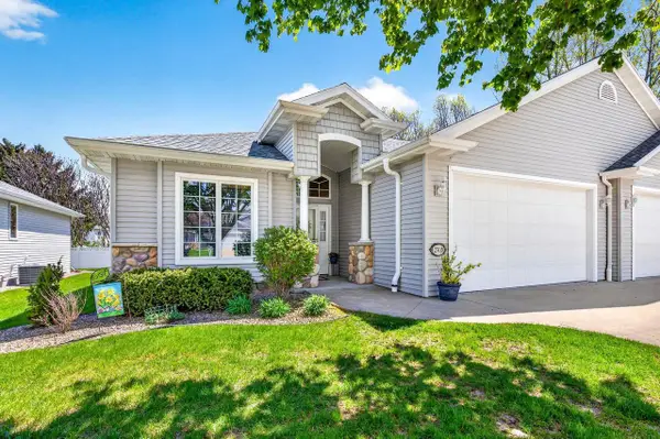 2508 WATERFORD COURT, Neenah, WI 54956