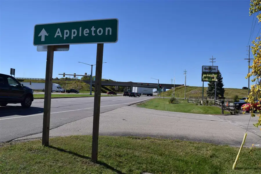 3236 E NORTHLAND AVENUE, Appleton, WI 54911 - #2