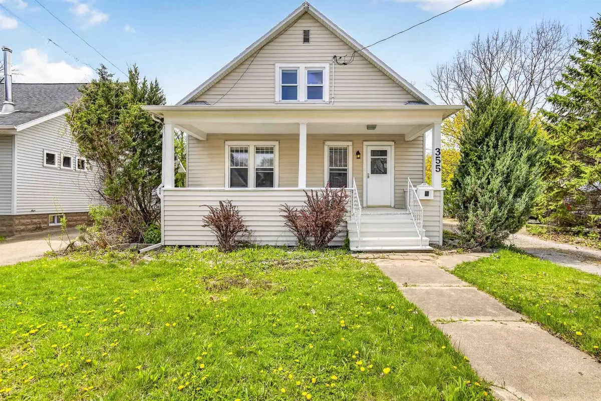 355 OAK STREET, Menasha, WI 54952 - #1