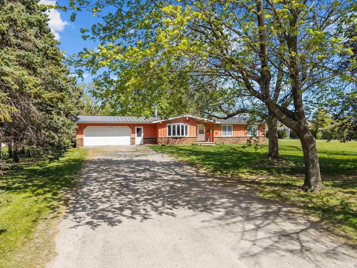 4356 JACKSON STREET, Oshkosh, WI 54901 - #1
