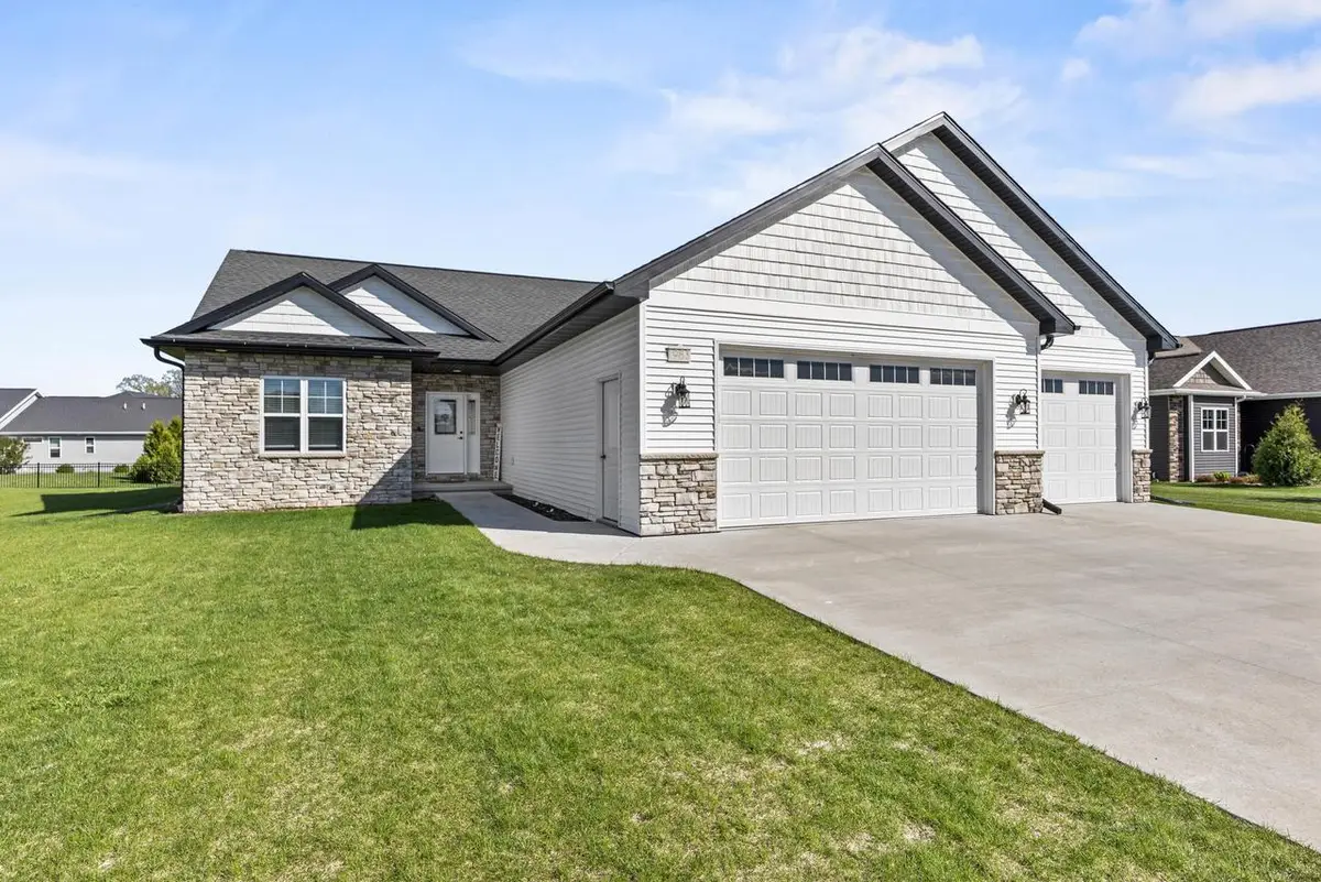 1983 MIMOSA LANE, Neenah, WI 54956 - #1