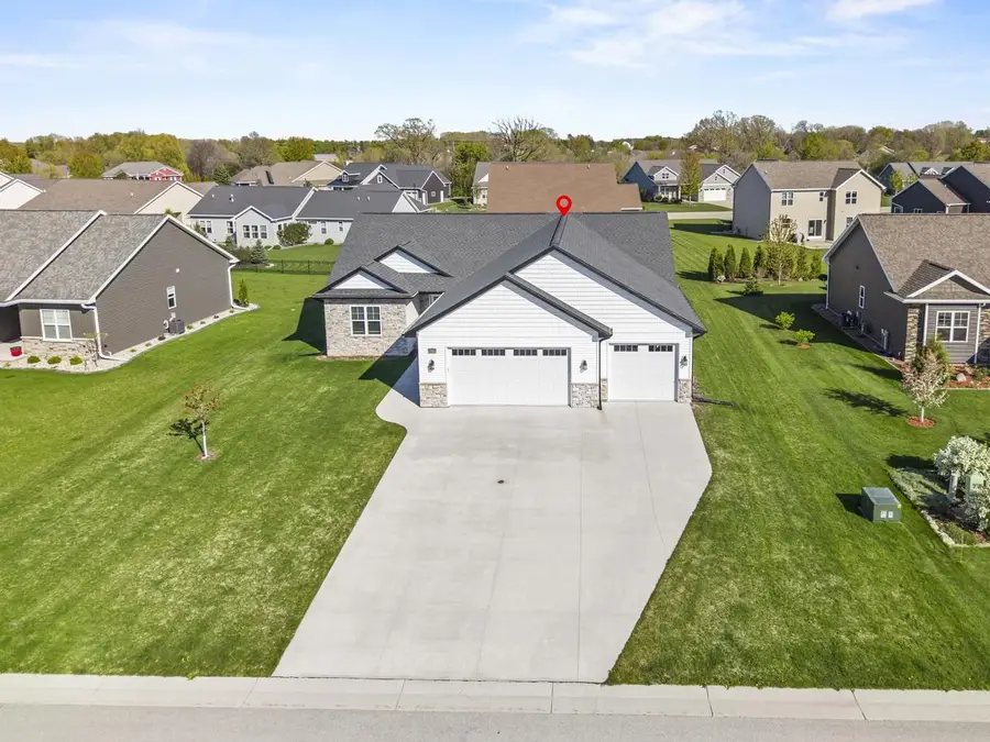 1983 MIMOSA LANE, Neenah, WI 54956 - #3