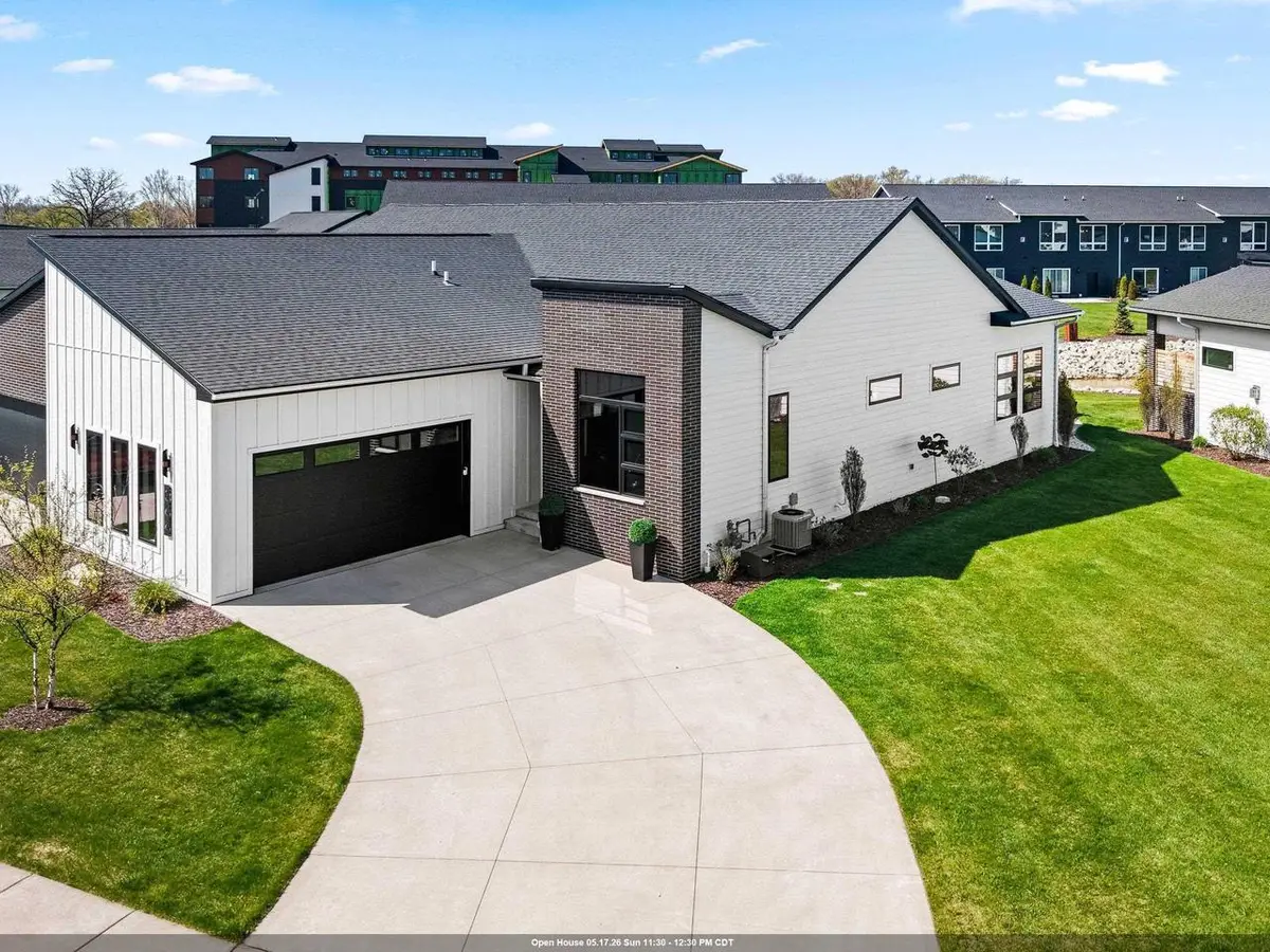 366 ALDON CIRCLE, Green Bay, WI 54304 - #1