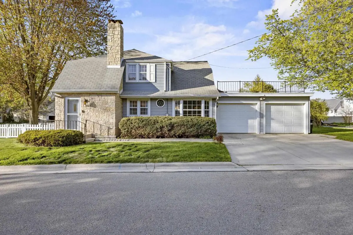 903 ALLOUEZ PLACE, Green Bay, WI 54301 - #1