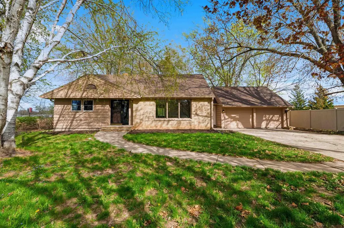 1223 GUNS STREET, Green Bay, WI 54311 - #1