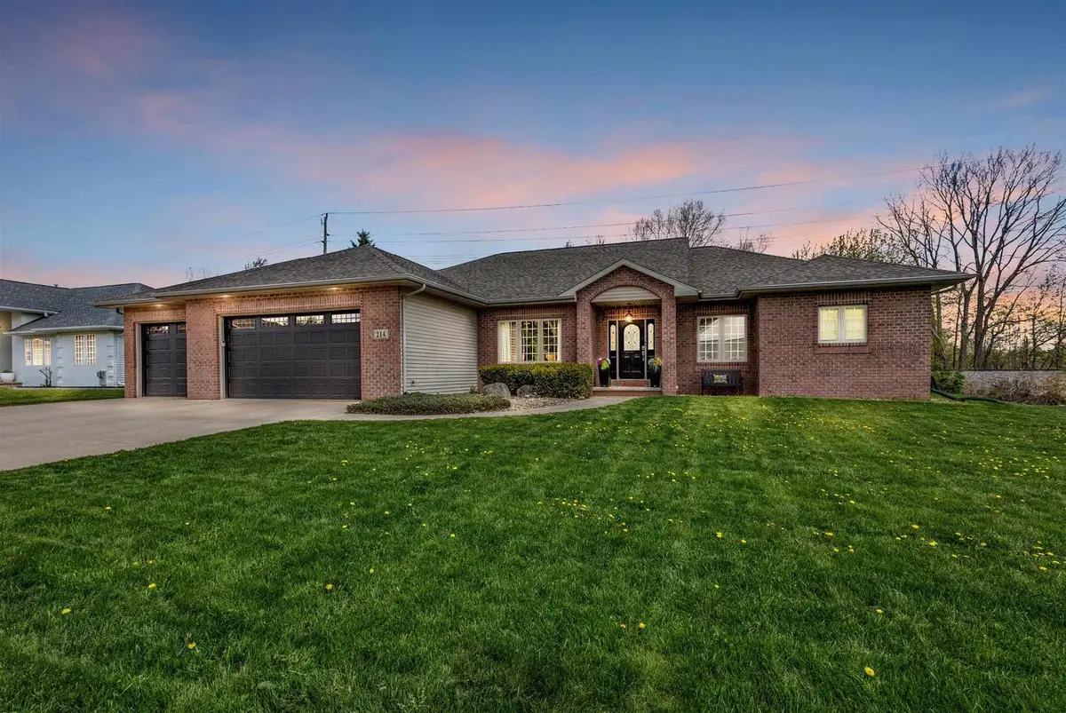 214 BROOKWOOD DRIVE, Hortonville, WI 54944 - #1