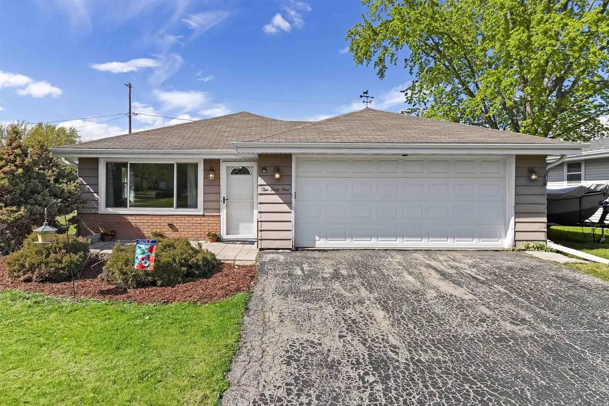 141 STANLEY STREET, Neenah, WI 54956 - #1