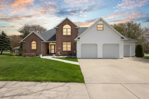 4240 N WEDGEWOOD DRIVE, Appleton, WI 54911