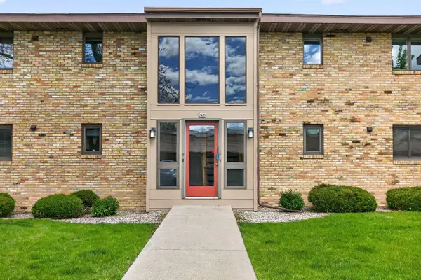 260 N CAMPBELL ROAD, Oshkosh, WI 54902