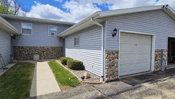 112 E HOFMAN STREET  #17, Cecil, WI 54111